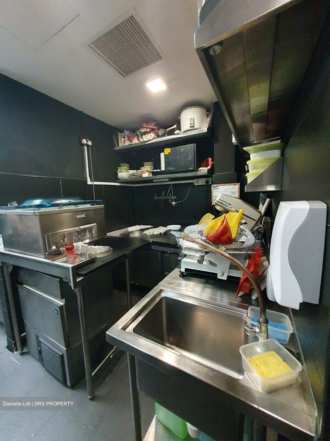 Tanjong Pagar Conservation Area (D2), Retail #498564531